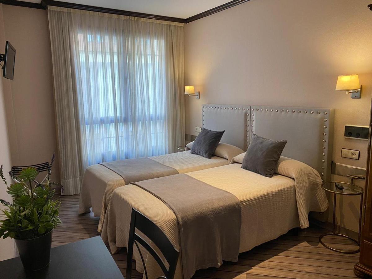 Hotel Los Molinos Llanes Bagian luar foto